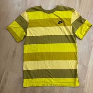 Nike Men’s Small Tshirt
